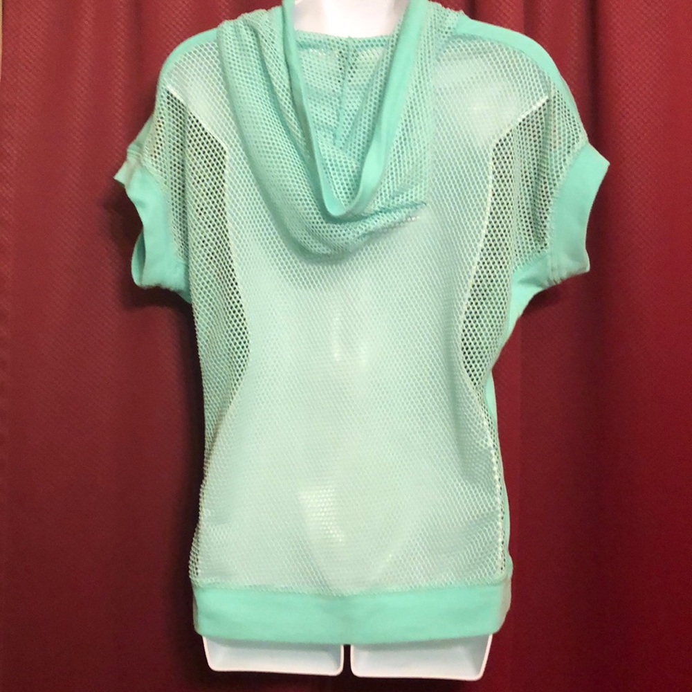 NWOT Rue21 Top - Picture 3 of 5